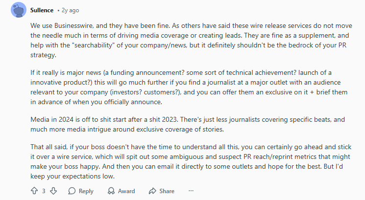 Screenshot of a forum post discussing the effectiveness of press wire services versus targeting journalists directly, outlining pros, cons, and expectations for media coverage in 2024.